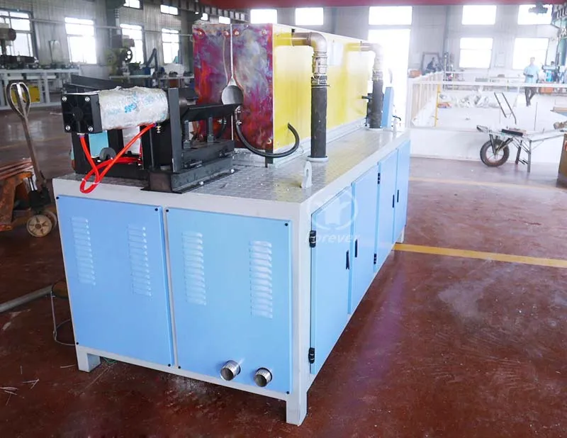 Local induction heating furnace for bar materials