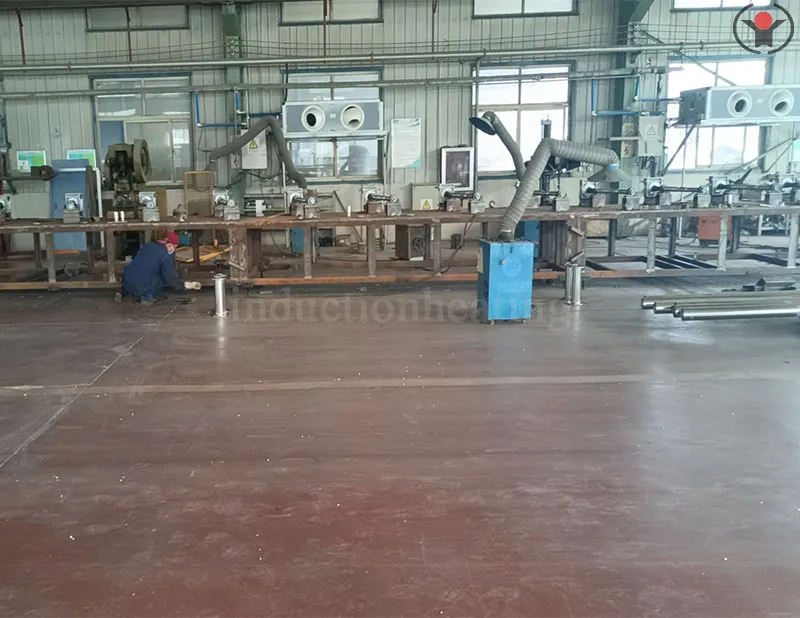 Long axis quenching heat treatment equipment