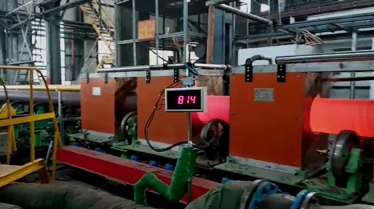 Seamless square tube surface quenching equipment